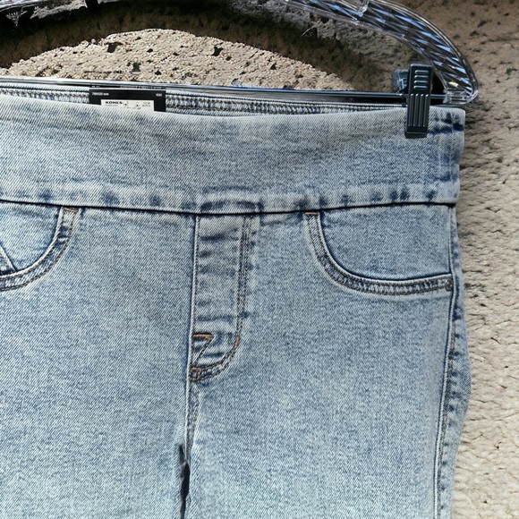 NWT Rock & Republic Women Skinny Jeans, 10M, Comfortable Pull-On Style, Jeggings - Picture 8 of 13